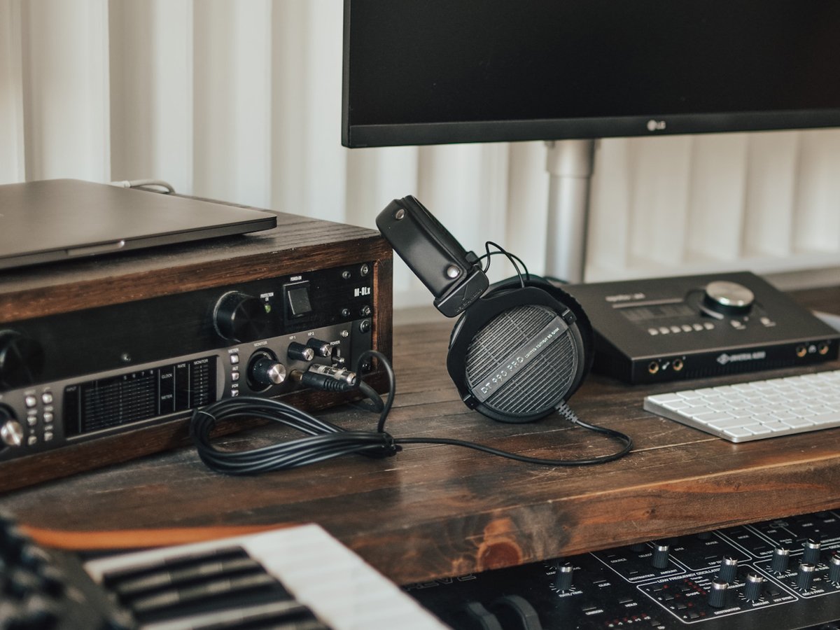 Beyerdynamic DT990 Pro Limited Black Edition 80Ohm - Grafika