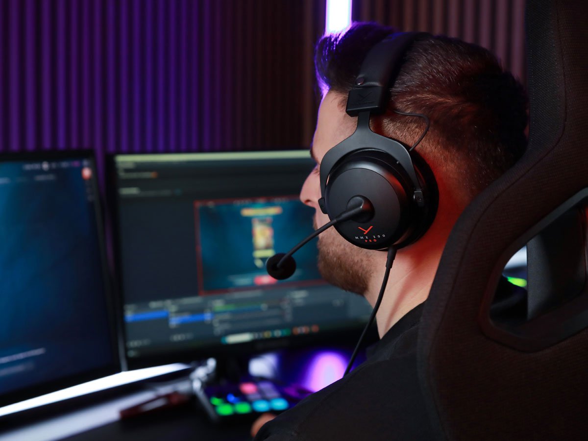 Słuchawki Beyerdynamic MMX 300 Pro - Grafika lifestyle