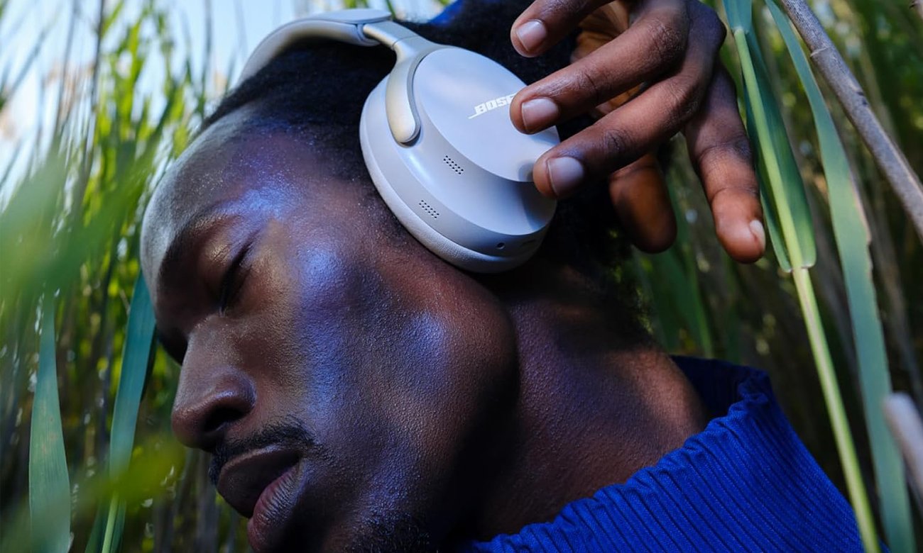 Słuchawki bezprzewodowe Bose QuietComfort Ultra Białe - Grafika lifestyle