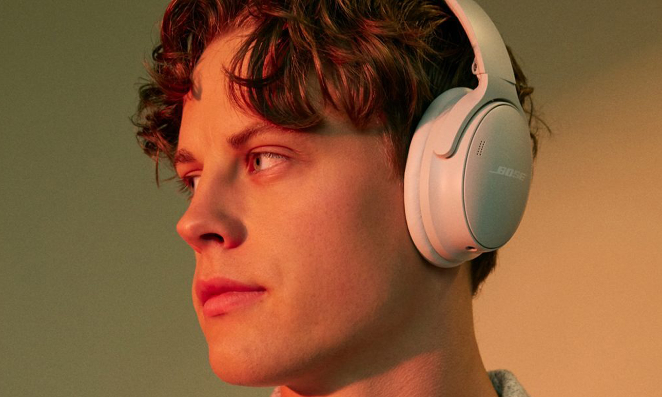 Słuchawki bezprzewodowe Bose QuietComfort Białe - Grafika lifestyle