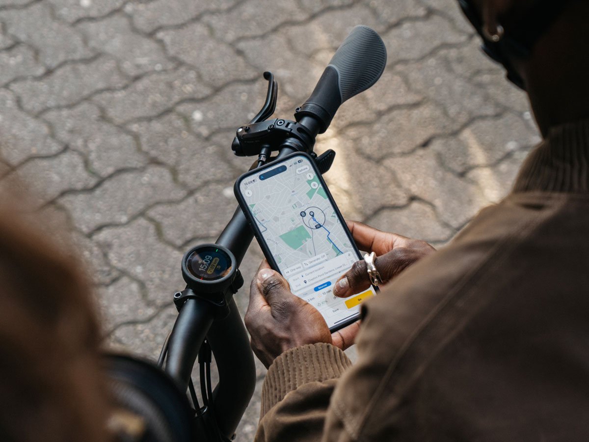 Nawigacja rowerowa GPS Beeline Velo 2 - Grafika lifestyle