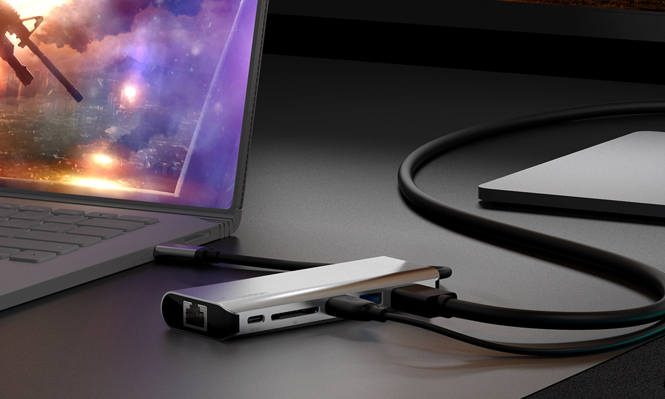 Belkin USB-C 6w1 podłączona do laptopa