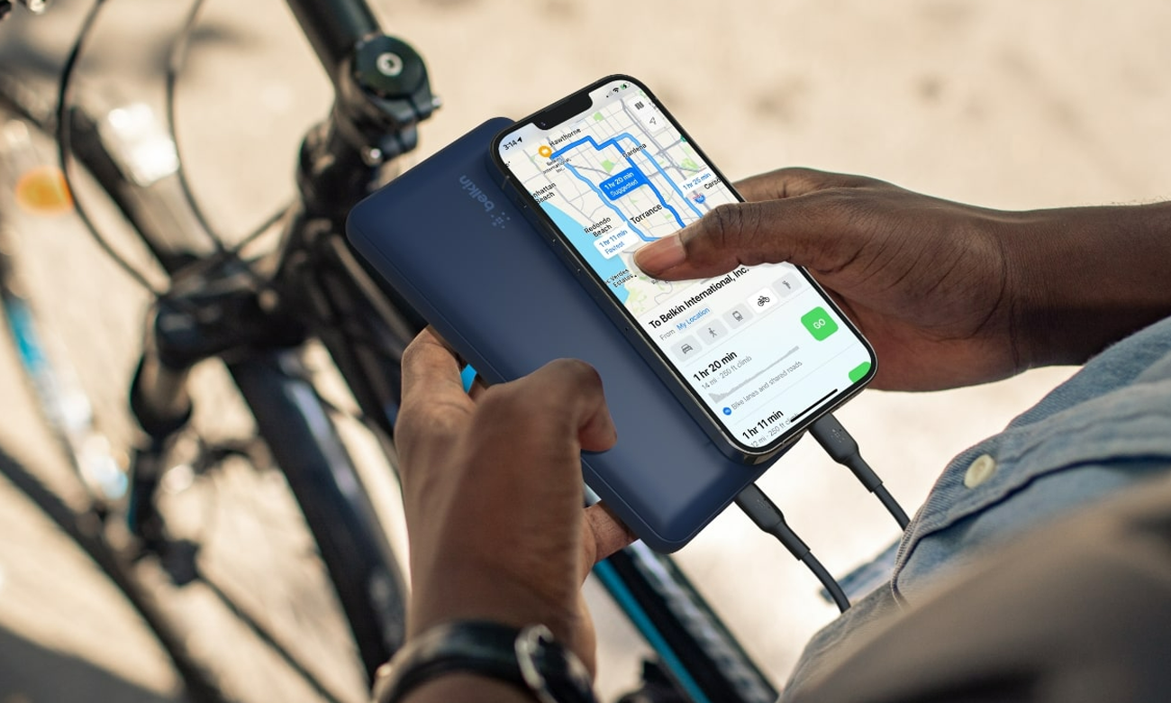 Powerbank Belkin 20000mAh na rowerze
