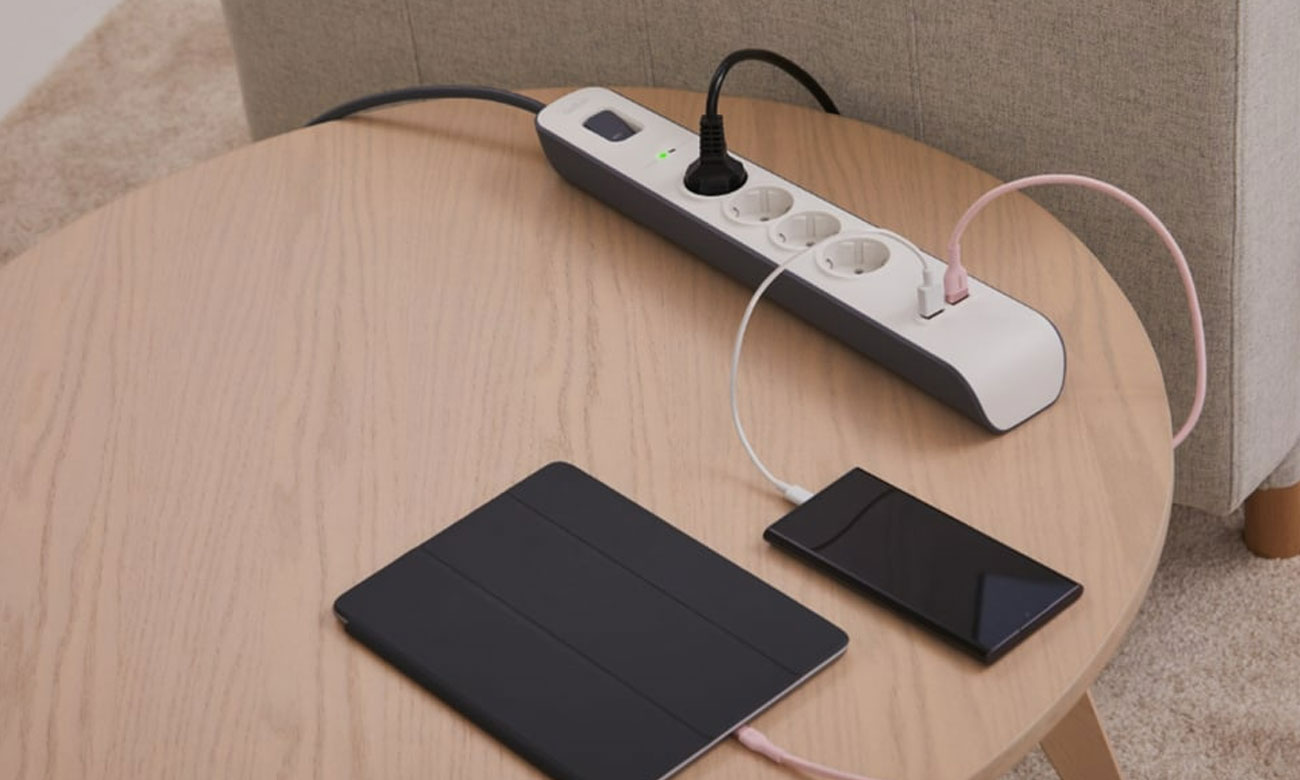 Belkin Listwa zasilająca przeciwprzepięciowa 525J, 4 gniazda