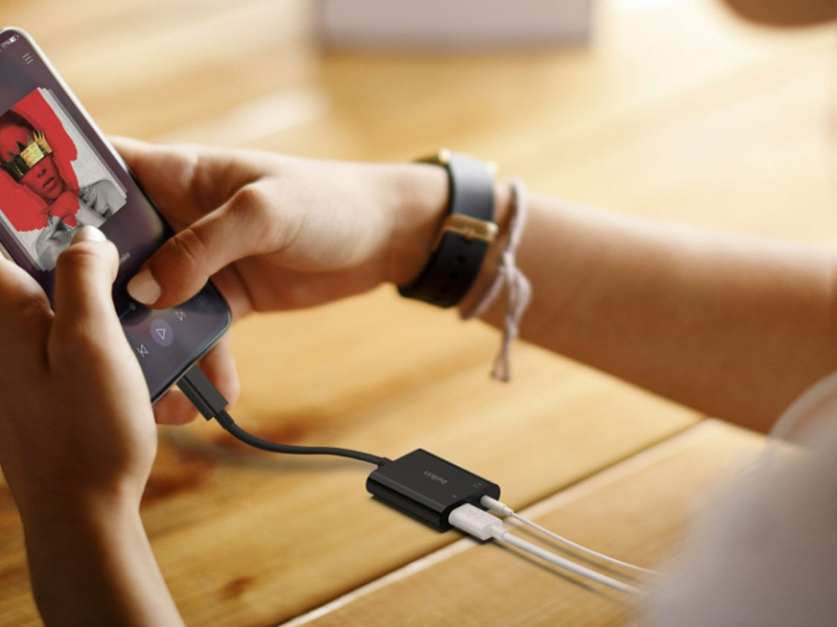 Belkin ROCKSTAR 3.5mm Audio + USB-C Charge Adapter