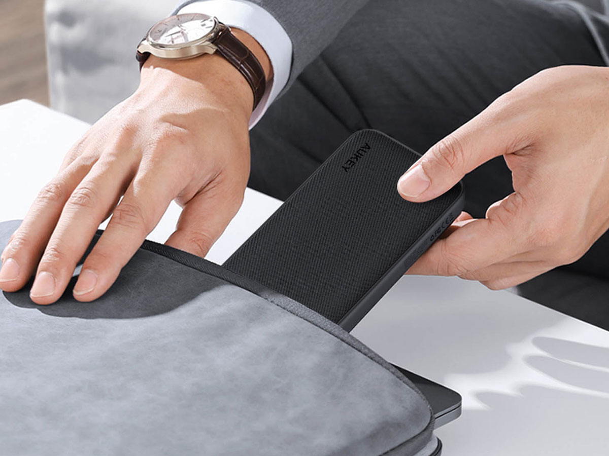 Aukey Powerbank 10 000 mAh, USB-C 15W, USB-A, szary