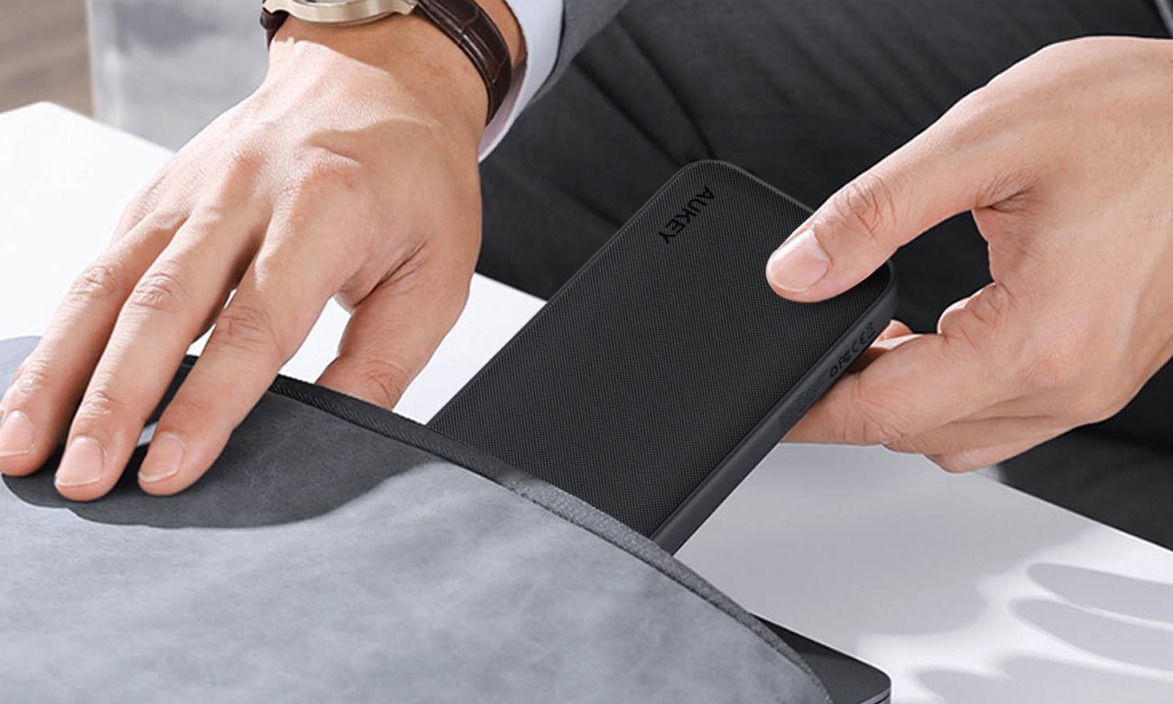 Aukey Powerbank 10 000 mAh, USB-C 15W, USB-A, szary