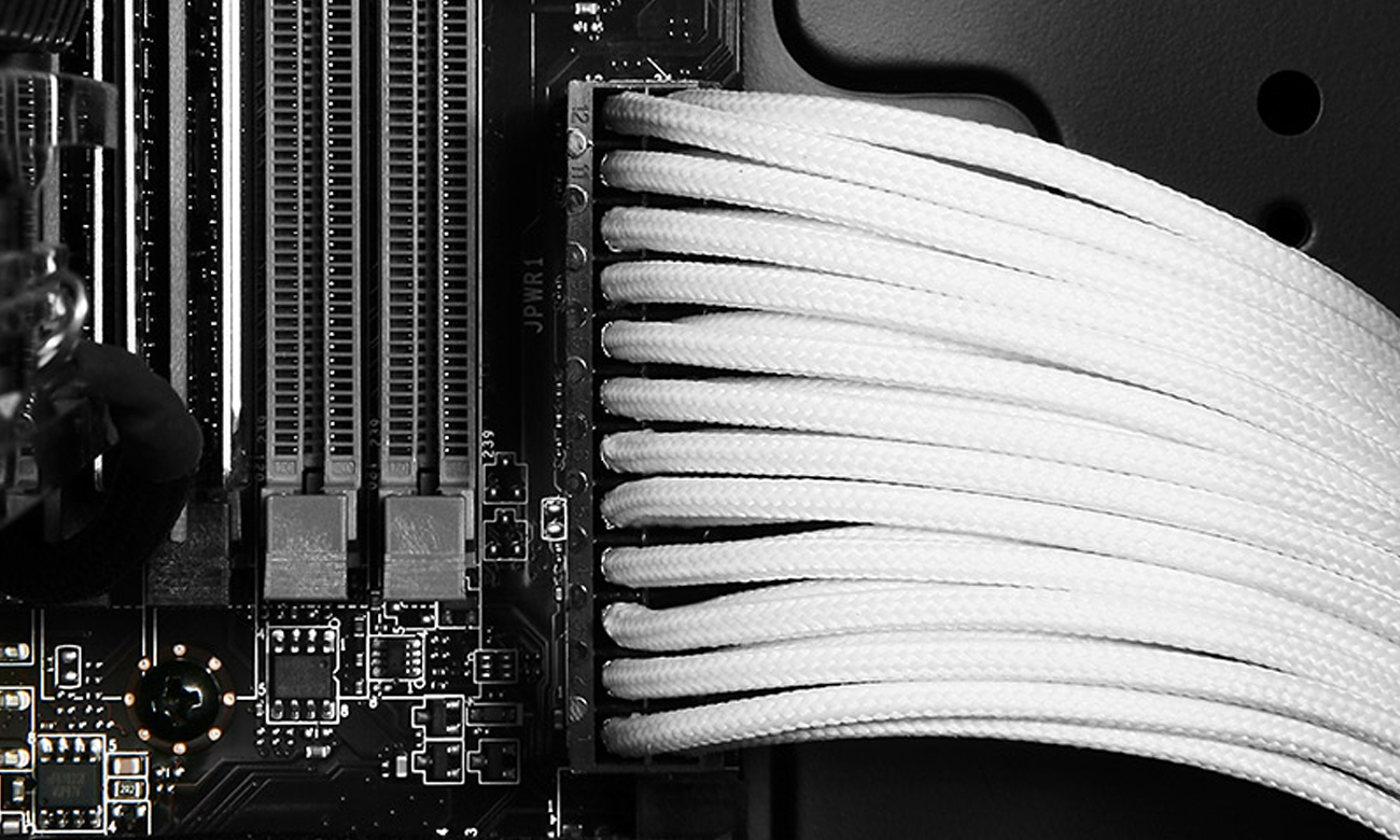 BitFenix Alchemy 24pin ATX