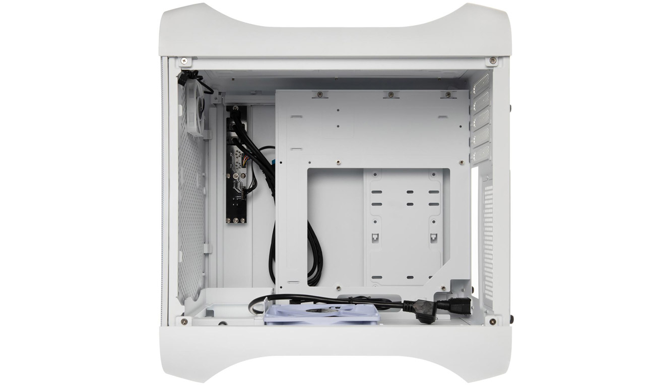 Bitfenix Prodigy M 2022 wnętrze