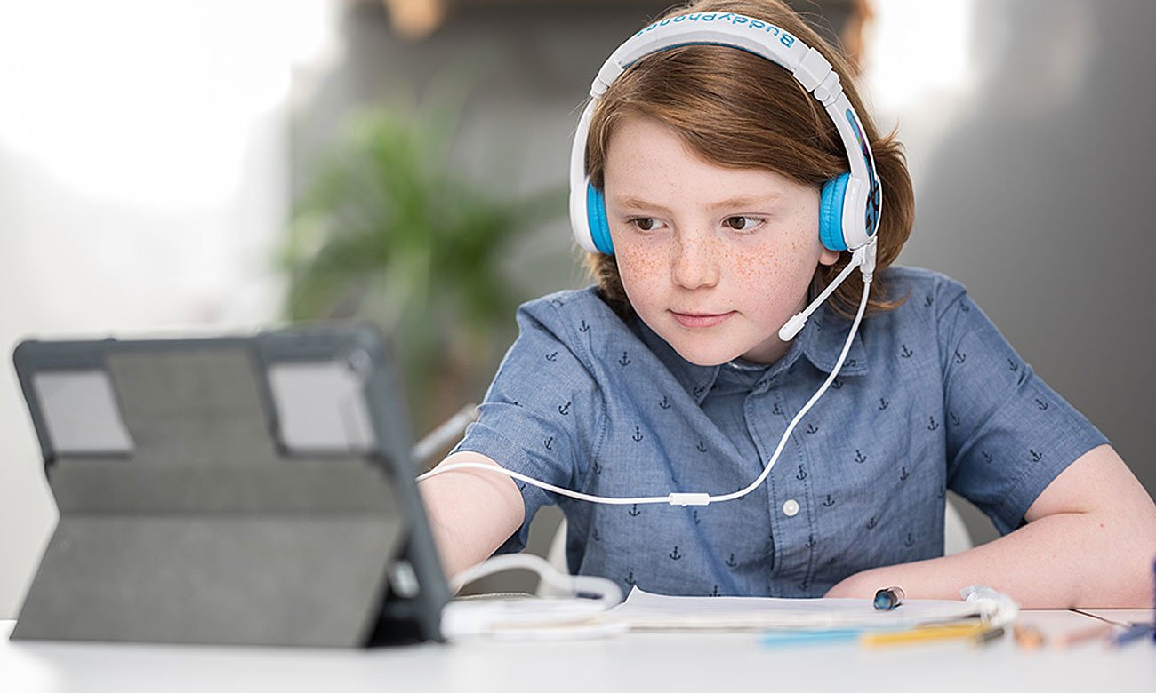BuddyPhones School Plus niebieskie lekcja