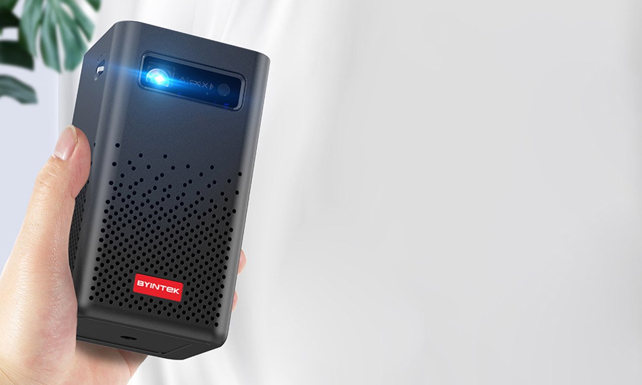 Bezprzewodowy projektor Byintek P20