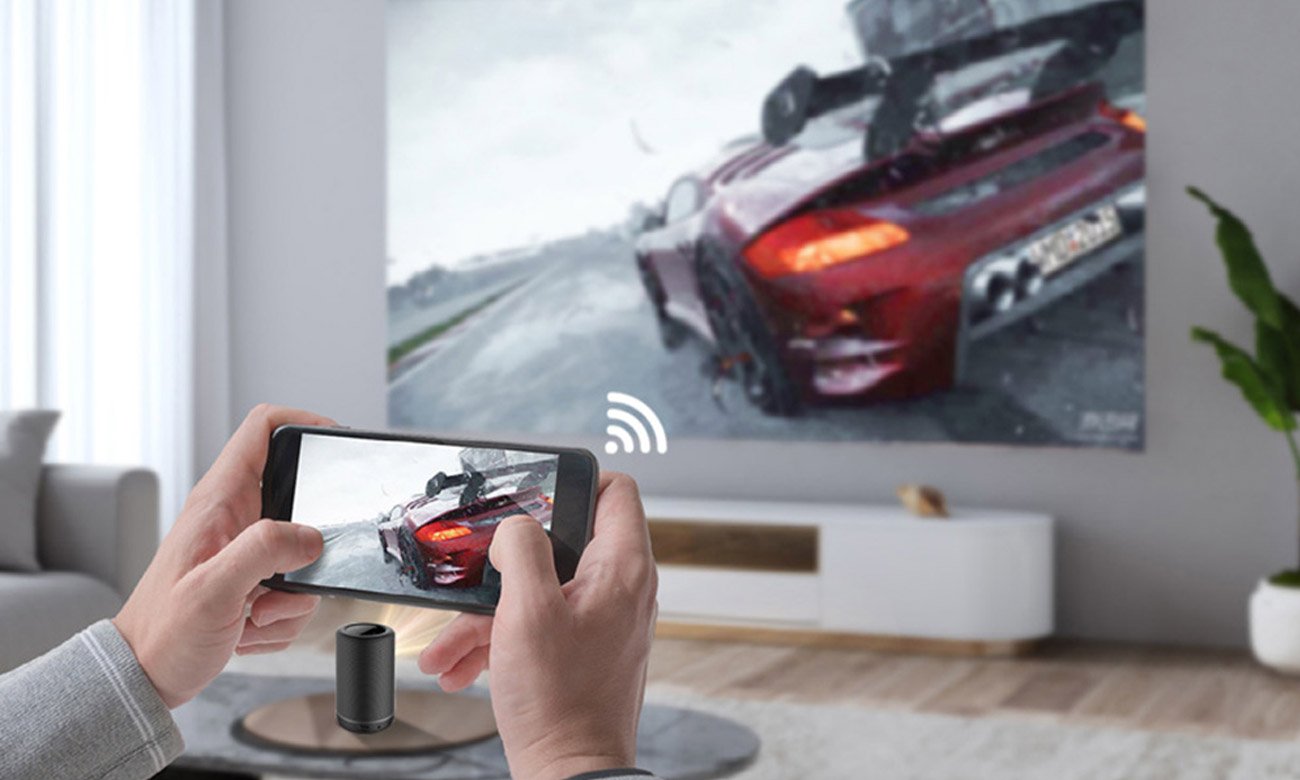 Byintek P30 przesyłanie obrazu ze smartfona do projektora