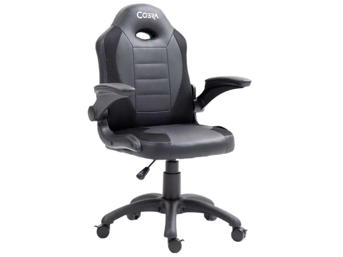Fotel gamingowy Cobra Junior Pro Czarny - Widok od przodu pod kątem