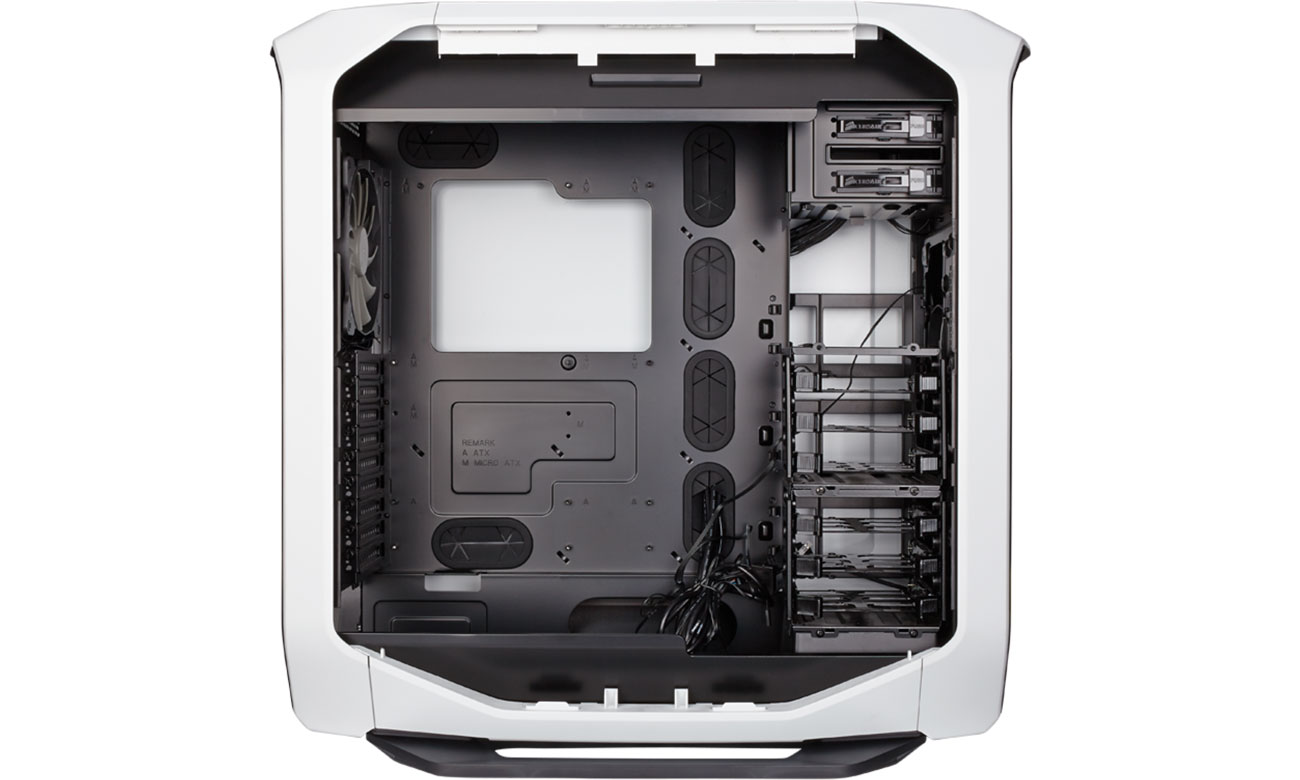Corsair GRAPHITE SERIES 780T - Wnętrze