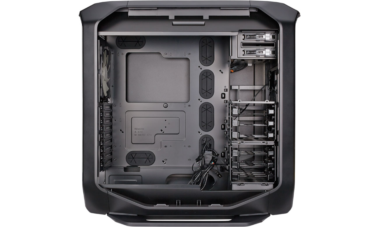 Corsair GRAPHITE SERIES 780T - Wnętrze