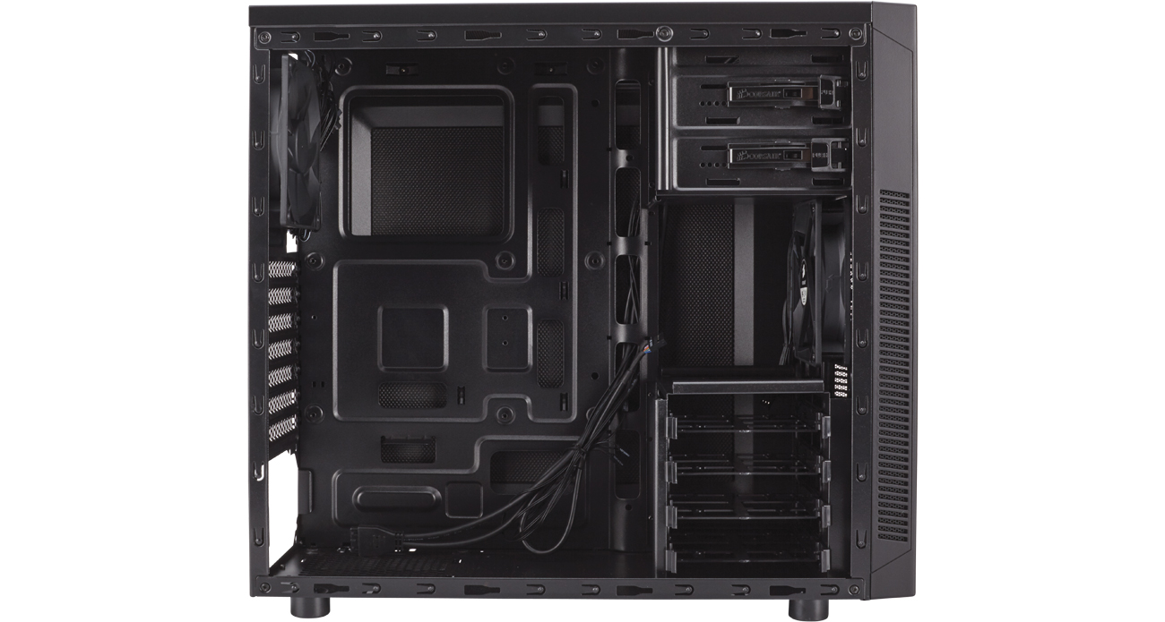 Corsair Carbide Series 100R wnętrze