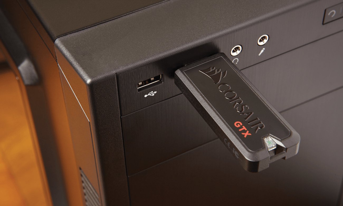 Corsair CARBIDE 88R GAMING CASE porty USB