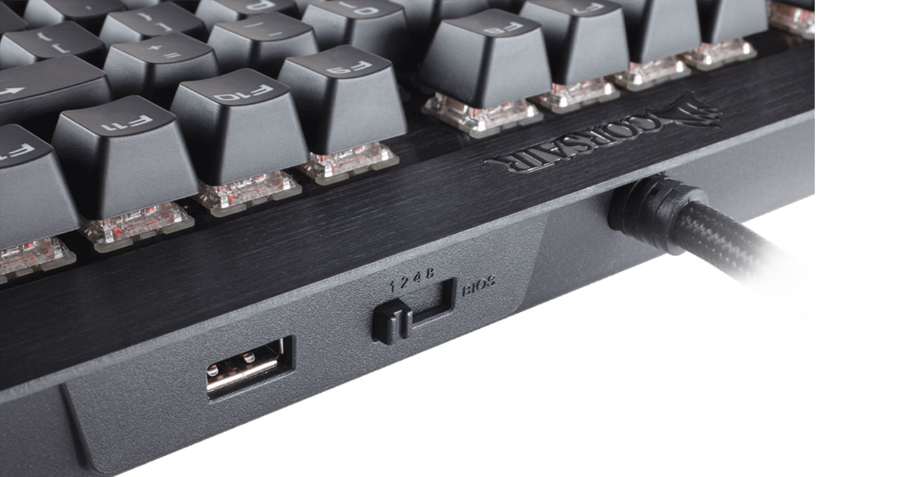 Corsair K70 LUX port usb