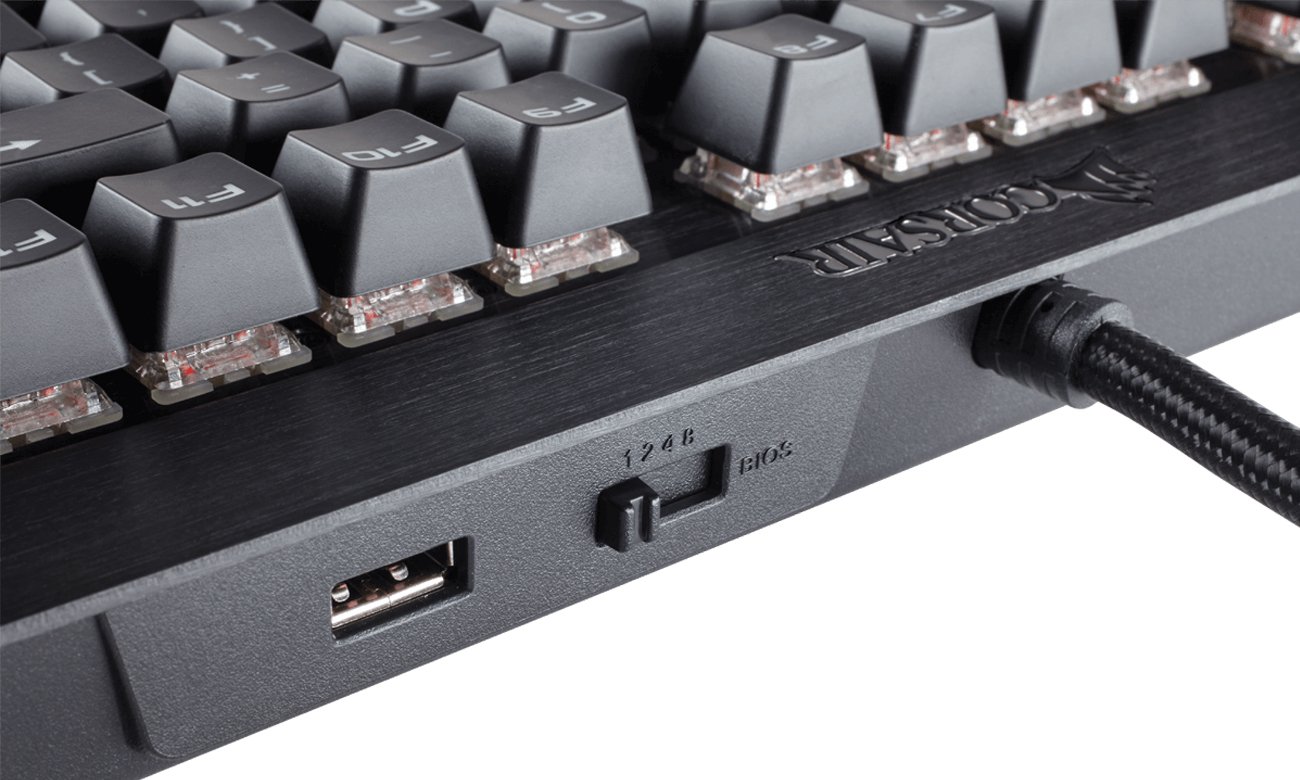 Corsair K70 Lux Złacza USB