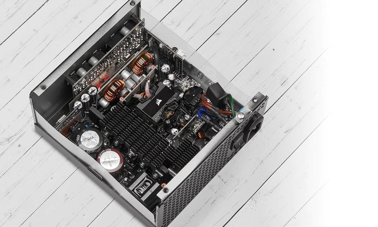 Corsair RM750x - Wnętrze