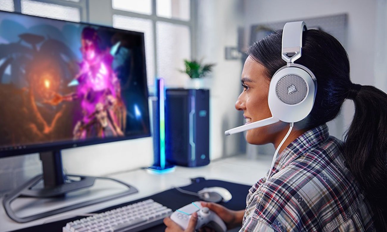 Zestaw słuchawkowy Corsair HS65 Surround White - Realistyczny dźwięk przestrzenny