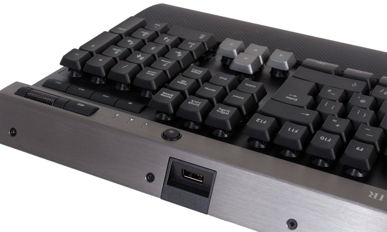 Corsair K50 Vengeance Port USB