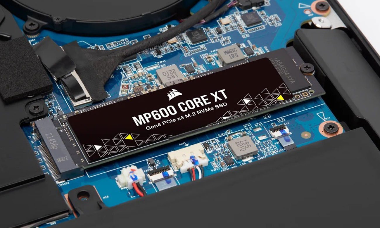 Dysk SSD M.2 Corsair MP600 CORE XT - Grafika lifestyle