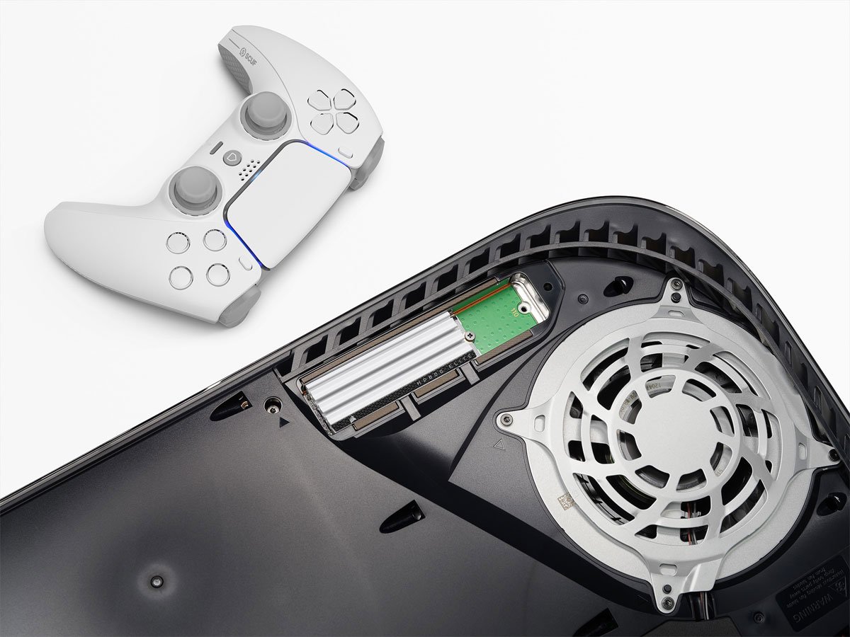 Dysk SSD M.2 Corsair MP600 ELITE do PS5 - Grafika lifestyle