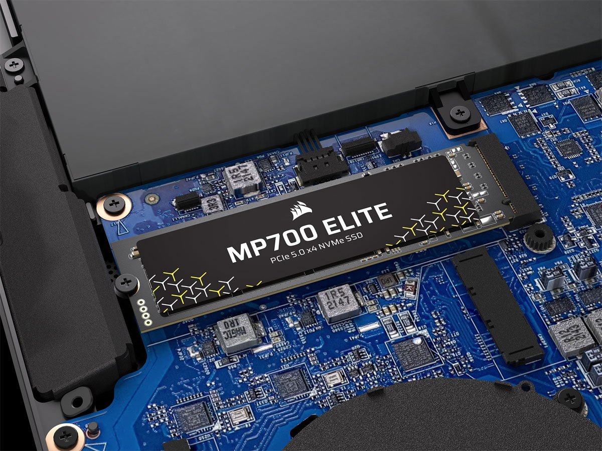 Dysk SSD M.2 Corsair MP700 Elite - Grafika lifestyle