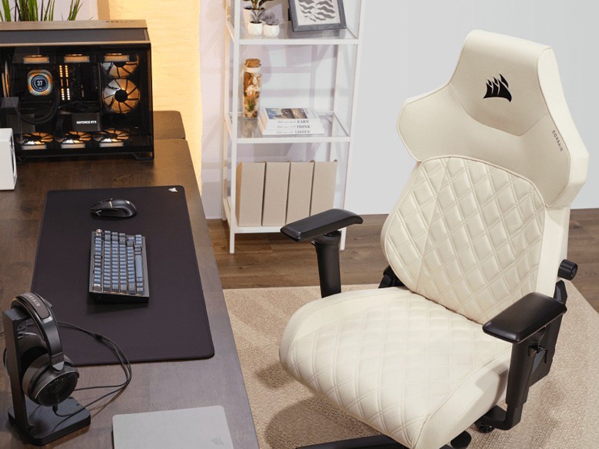 Fotel gamingowy Corsair TC500 LUXE Frost - Grafika lifestyle