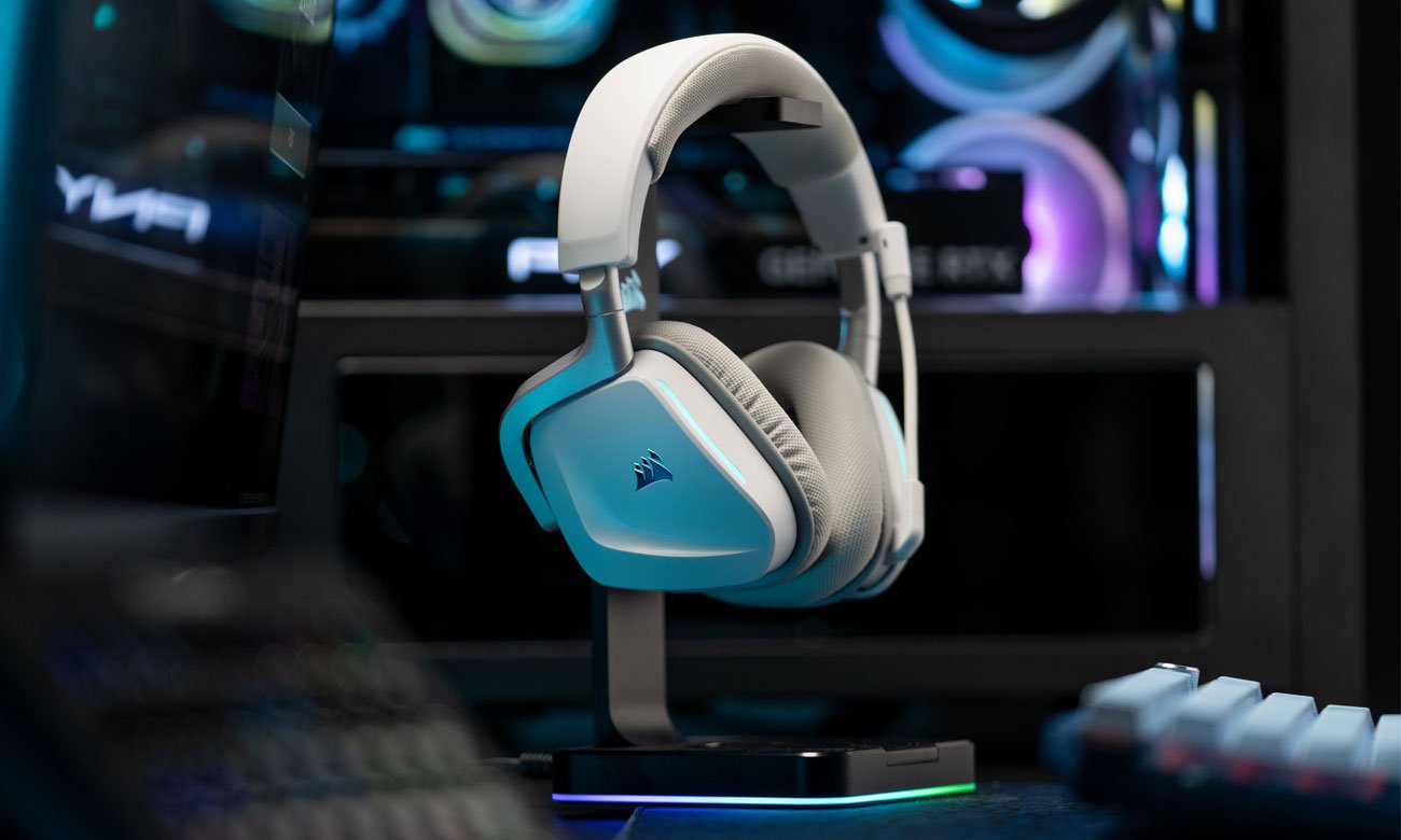 Słuchawki gamingowe Corsair VOID Wireless 2.0 White - Grafika lifestyle
