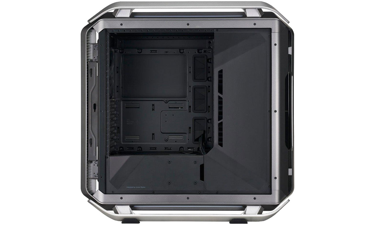 Cooler Master COSMOS C700P - Wnętrze