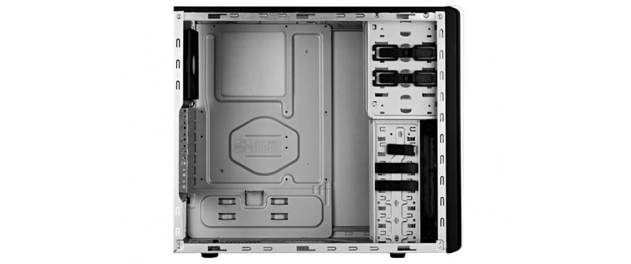 Cooler Master ELITE 334U wnętrze