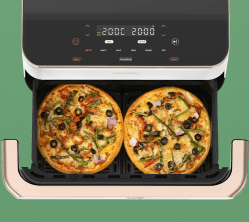 Otwarta szuflada frytkownicy z dwiema pieczonymi pizzami z oliwkami i warzywami pod panelem cyfrowym