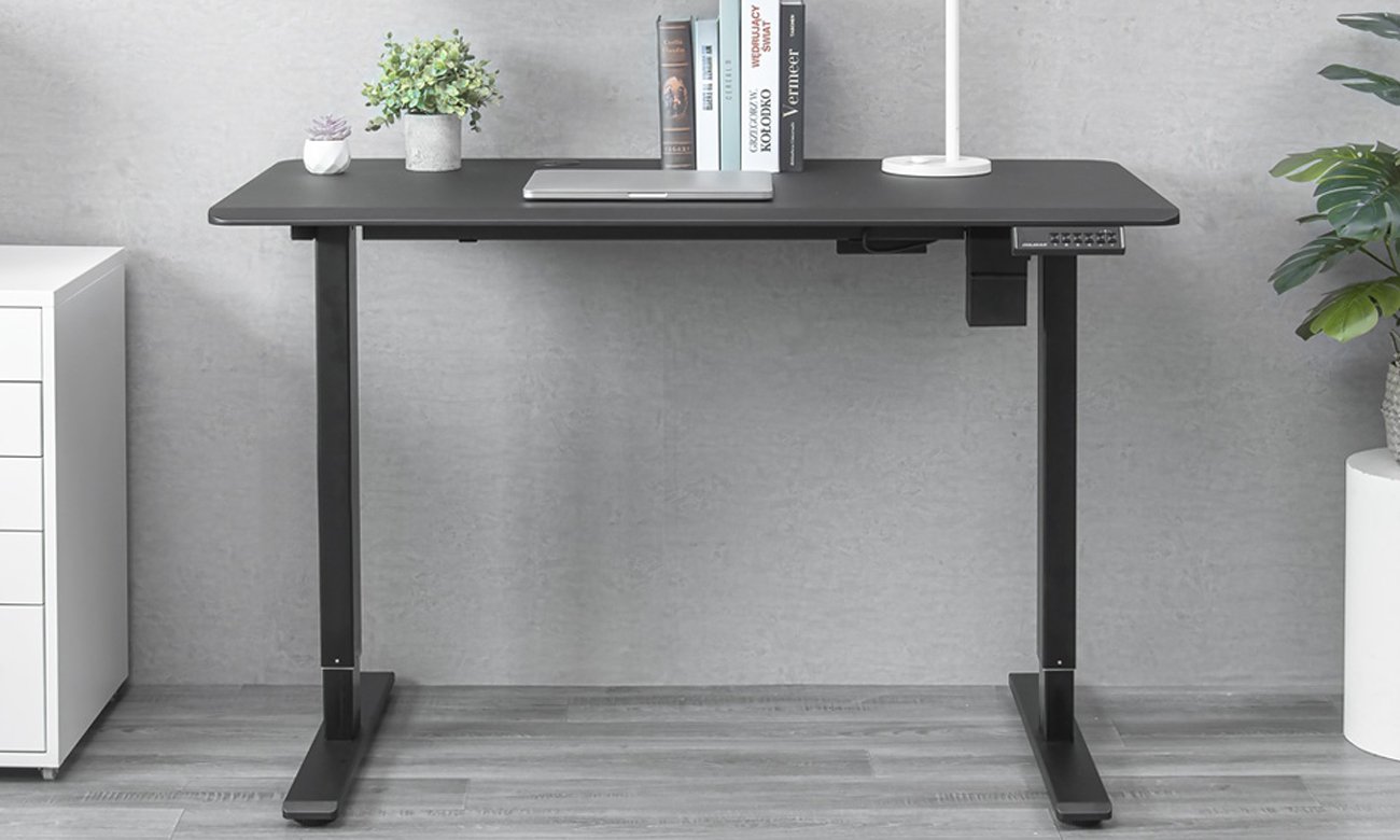 Biurko gamingowe Cougar Royal Mossa 120 Black - Grafika lifestyle