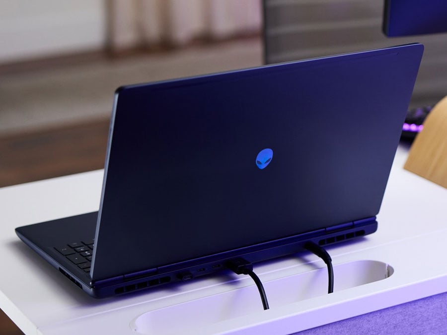 Alienware 16 Aurora tył obudowy