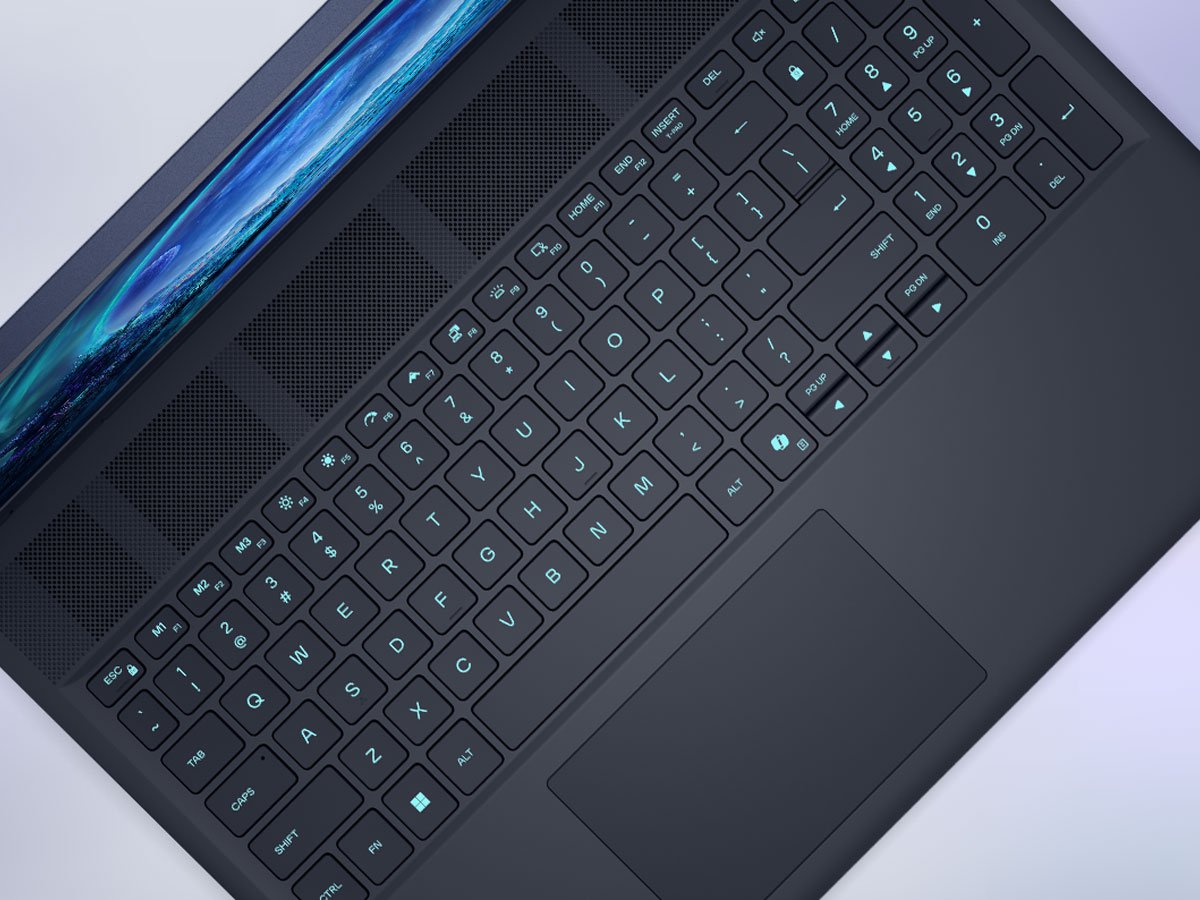 Dell Alienware 16X Aurora rzut od góry na klawiaturę