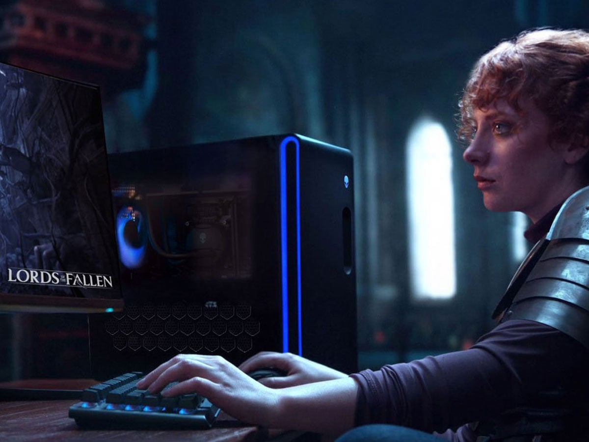 Dell Alienware Aurora R16  bok