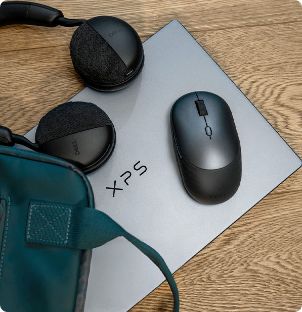 Akcesoria Dell obok laptopa XPS 13