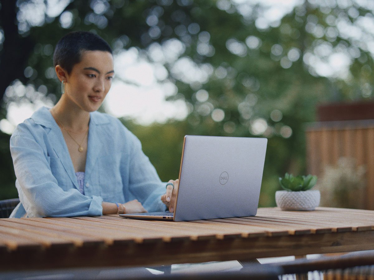 Dell Inspiron 5441 tył