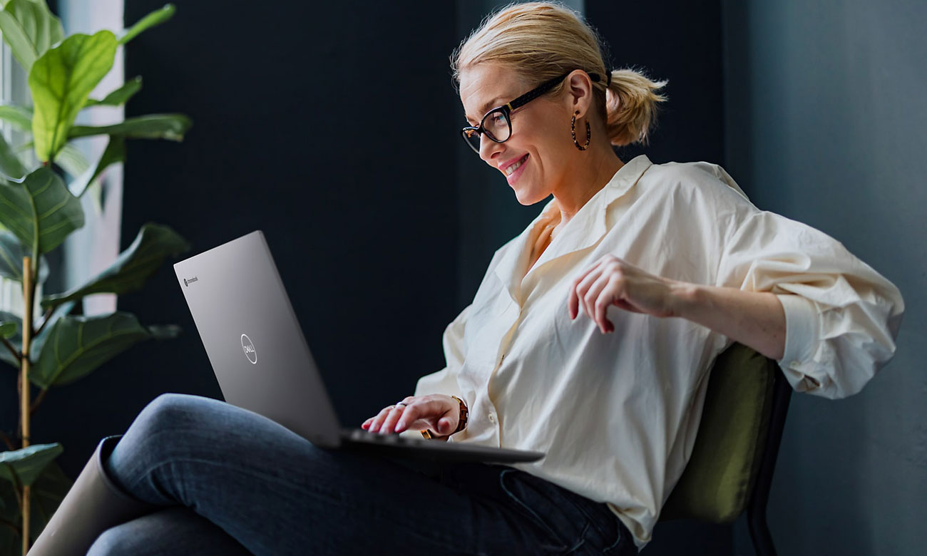 Dell Latitude 5430 Chromebook bok
