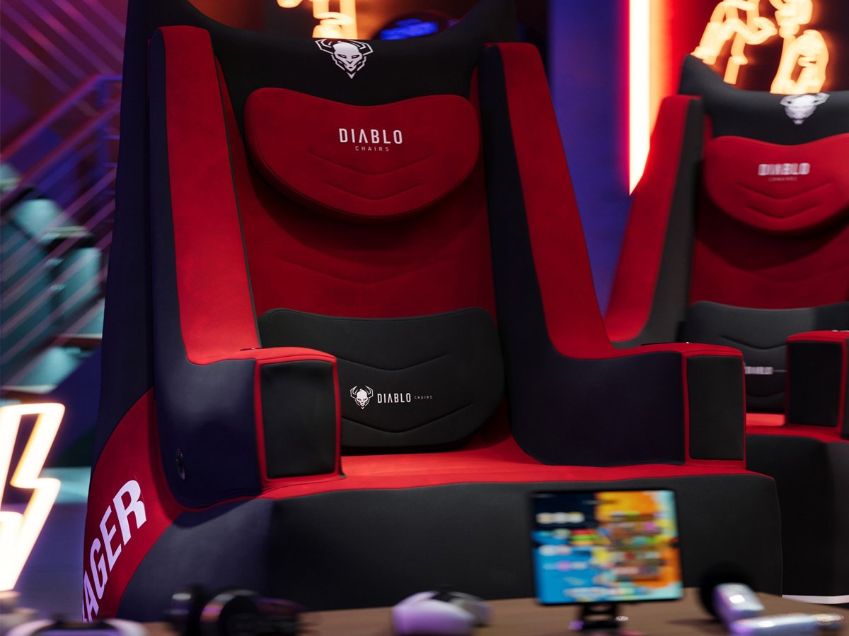 Fotel gamingowy Diablo Chairs BAGER - Grafika lifestyle