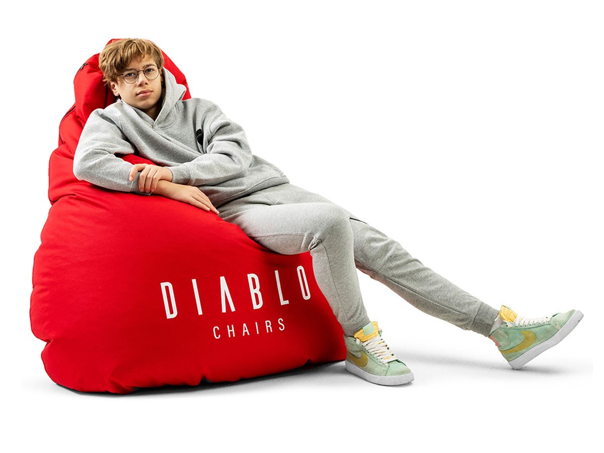 Pufa gamingowa Diablo Chairs Czerwona - Grafika lifestyle