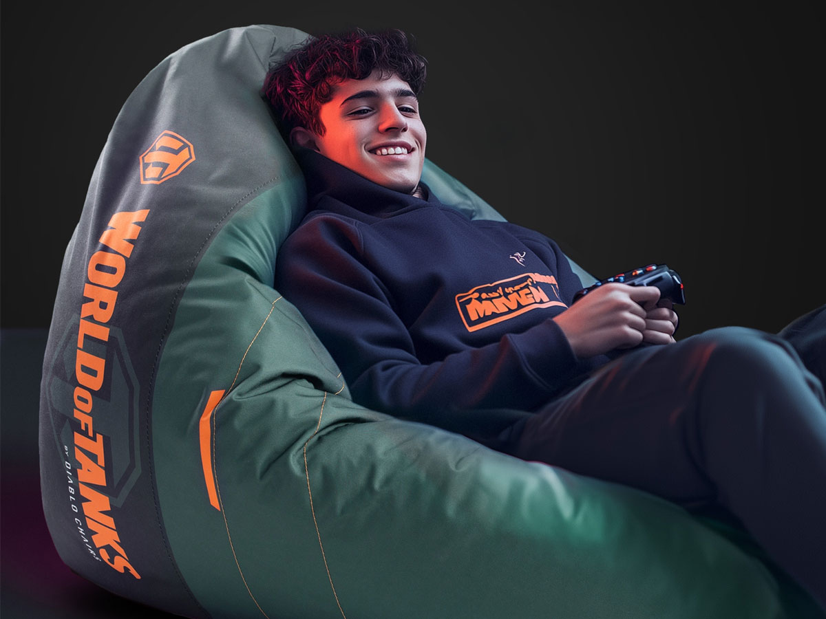 Pufa gamingowa Diablo Chairs World of Tanks - Grafika lifestyle