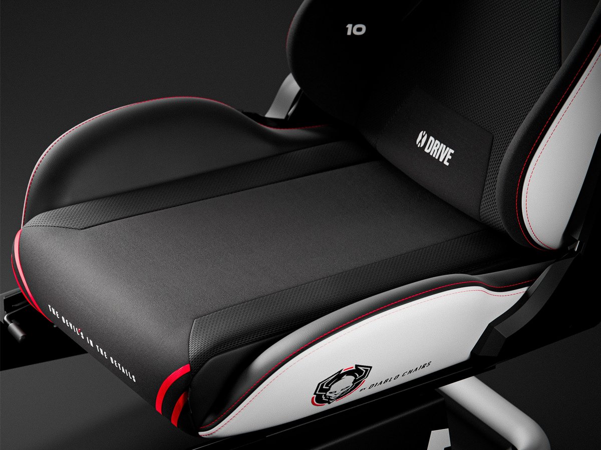 Fotel do grania na kierownicy Diablo Chairs X-Drive - Zanurz się w wyścigowym fotelu