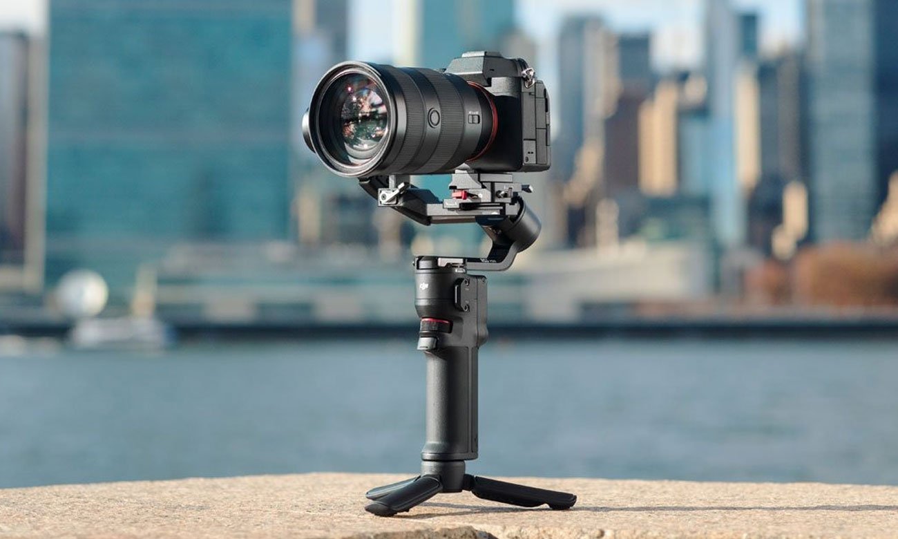 Gimbal DJI RS 3 Mini - Grafika lifestyle