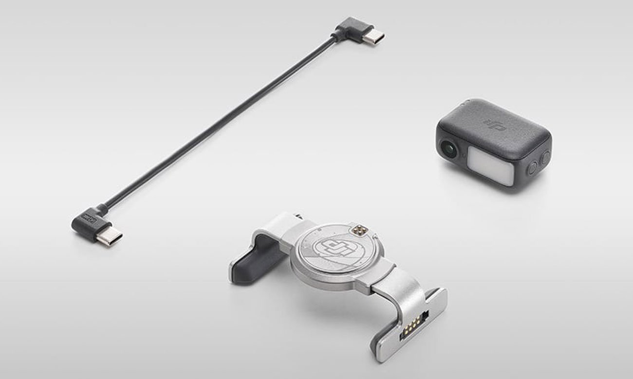 Zestaw śledzący Tracking Kit DJI Osmo Mobile 7 - Widok od przodu pod kątem, grafika z tłem
