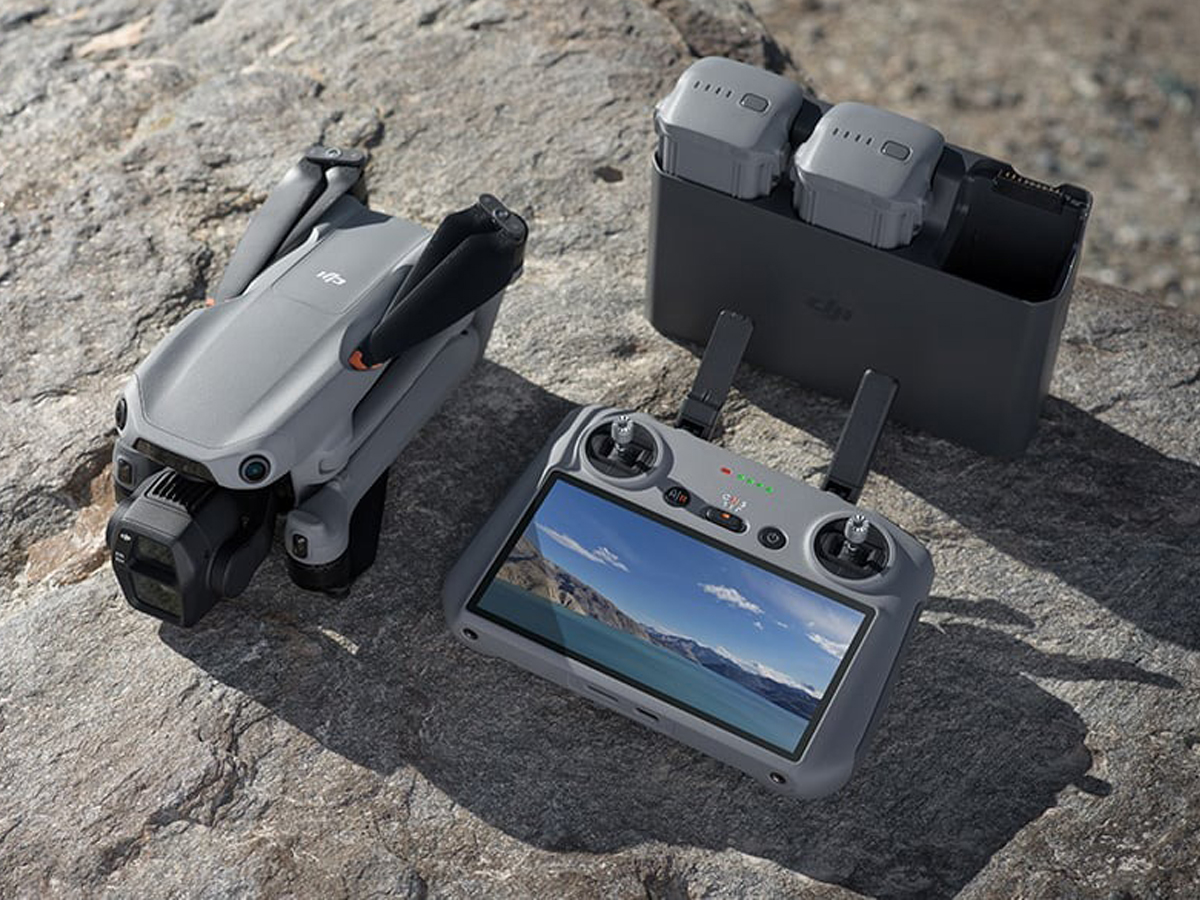 Inteligentny akumulator do drona DJI Air 3S - Grafika lifestyle