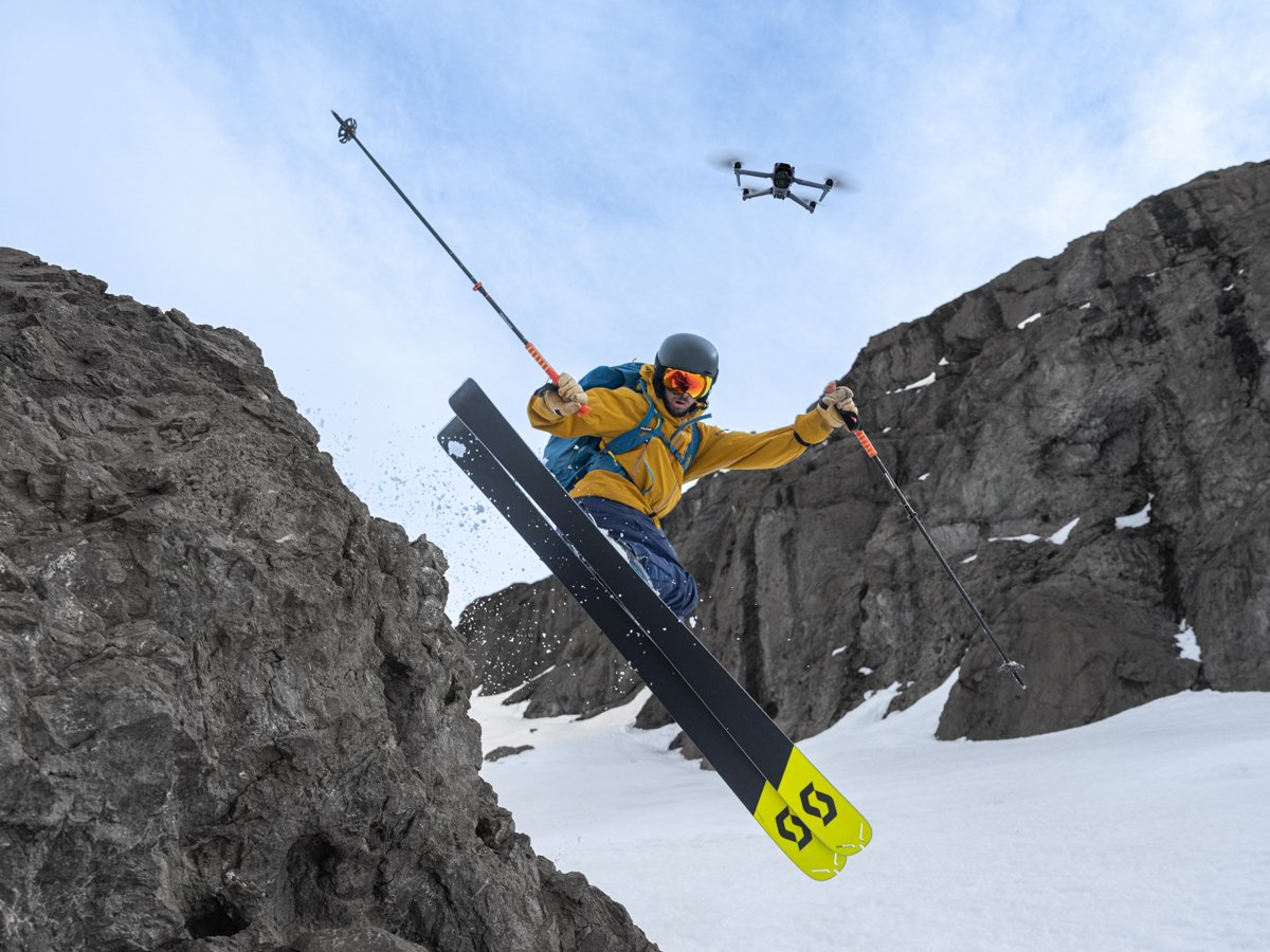 Dron DJI Air 3S - Grafika lifestyle