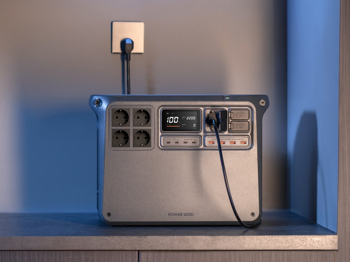 Stacja zasilania DJI Power 2000 - Grafika lifestyle